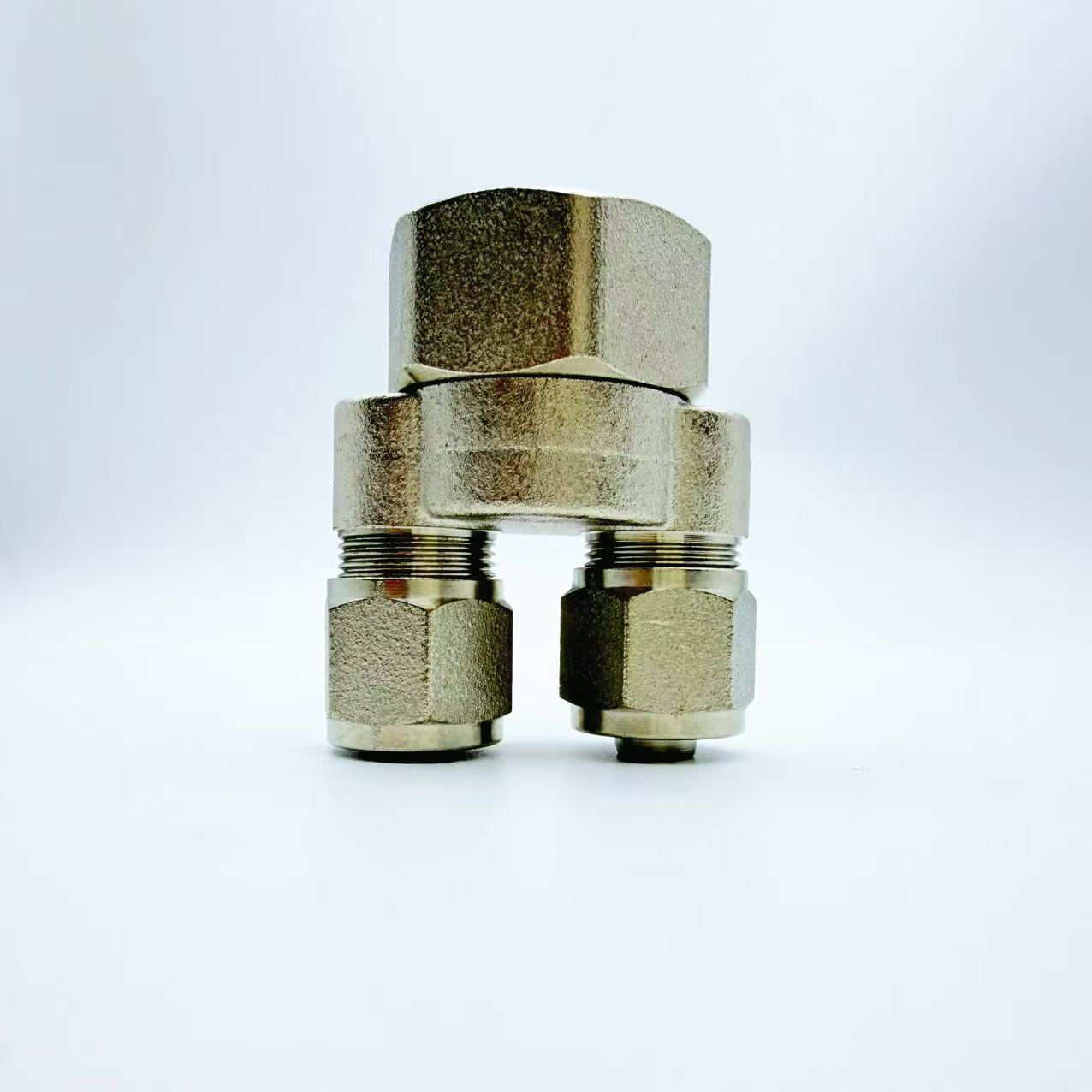 Ihe njikọ alaka ferrule okpukpu abụọ nwere ụdị Y nwere eriri nwanyị